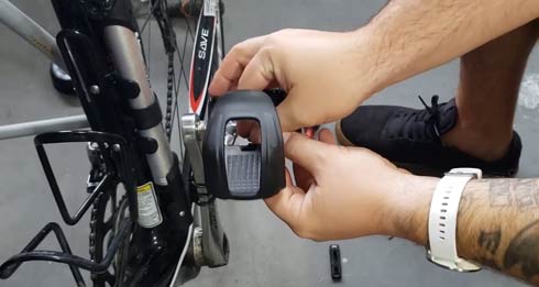 How to Use Toe Clips On a Bicycle