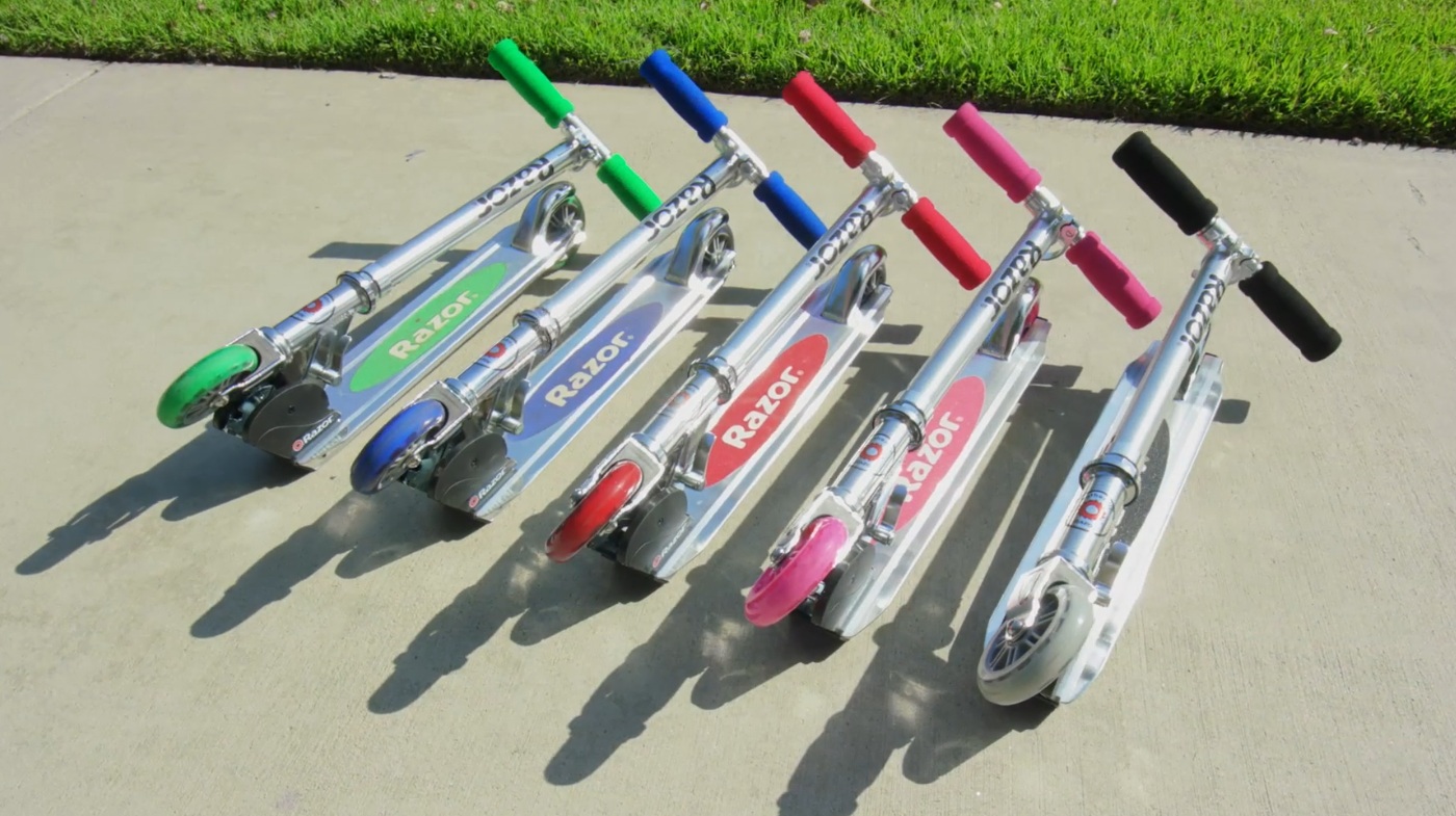 how do you fold a razor scooter