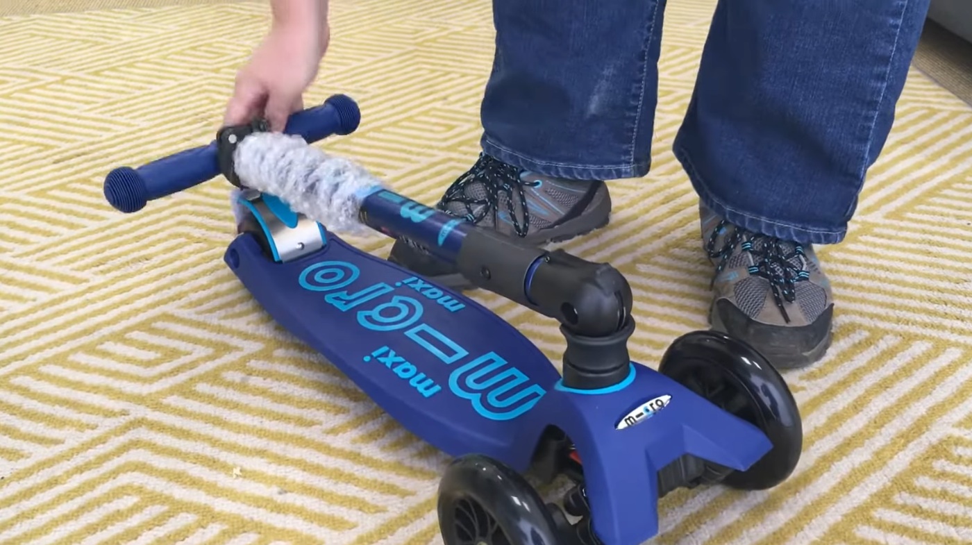 How to Collapse a Micro Scooter